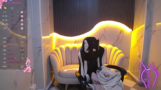 Snapshot of _wendy_b chatting on 10-16-25, 02:56 wendy b online show from 10-16-25, 02:56