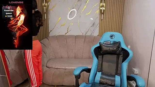 Snapshot of _wendy_b chatting on 11-06-25, 03:29 wendy b online show from 11-06-25, 03:29