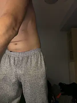 Snapshot of njariwala6 chatting on 10-26-25, 10:47 njariwala6 online show from 10-26-25, 10:47