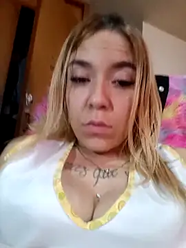 sara crushx online show from 10-14-25, 07:47