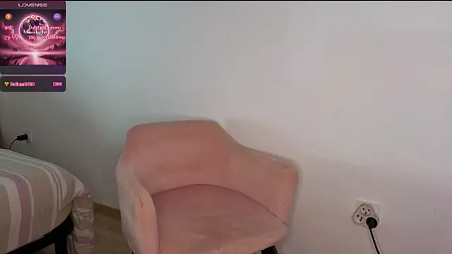 Snapshot of Moonlight-Temptation chatting on 10-30-25, 01:01 Moonlight-Temptation online show from 10-30-25, 01:01