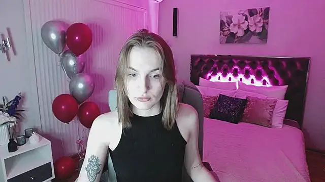  Vikky Moon  online show from 03-08-25, 01:28