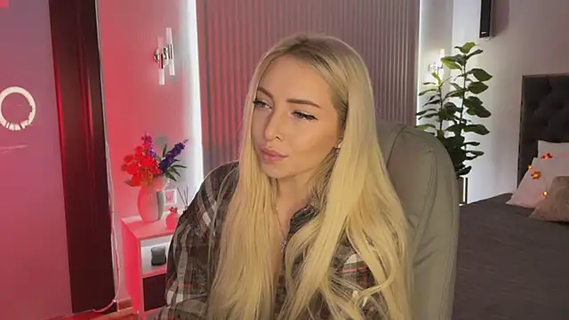 OhMyEmma online show from 10-11-25, 01:16