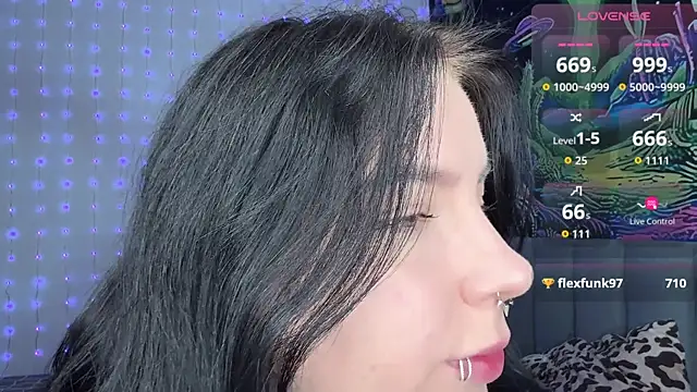 Snapshot of yourvodka chatting on 11-28-25, 09:39 yourvodka online show from 11-28-25, 09:39