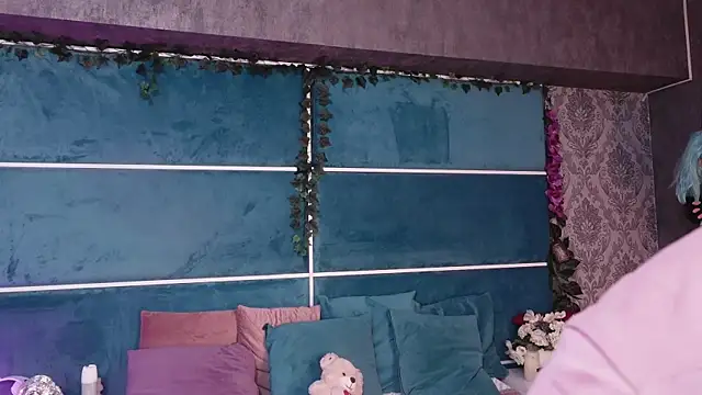 SunnyGlow online show from 10-21-25, 04:24