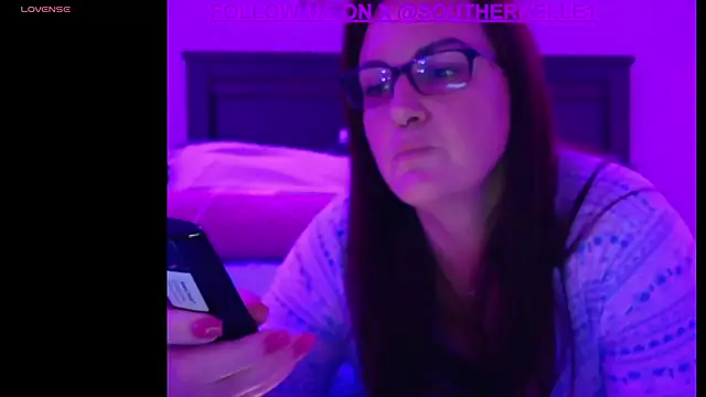 Snapshot of SouthernElle1 chatting on 09-30-25, 12:48 SouthernElle1 online show from 09-30-25, 12:48