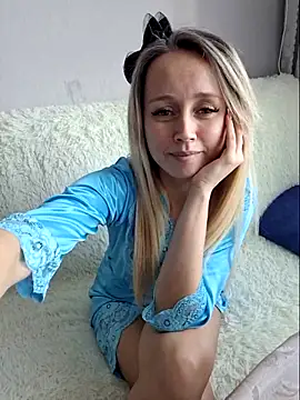 b l o n d i n k a online show from 03-21-25, 10:50