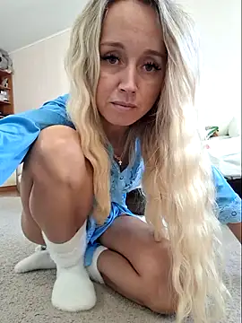 b l o n d i n k a online show from 09-10-25, 04:01