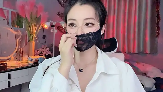 Snapshot of MI_KA22 chatting on 11-21-25, 06:01 MI KA22 online show from 11-21-25, 06:01