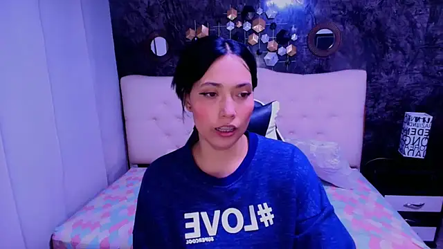  LiilyWong online show from 09-20-25, 04:57