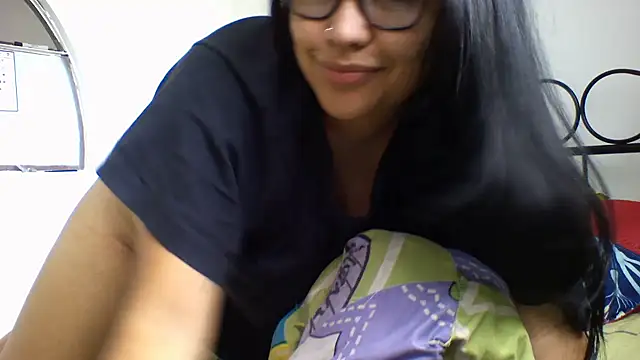 Snapshot of Harris_Annie chatting on 10-03-25, 07:44 Harris Annie online show from 10-03-25, 07:44