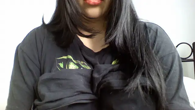 Snapshot of Harris_Annie chatting on 10-10-25, 05:12 Harris Annie online show from 10-10-25, 05:12