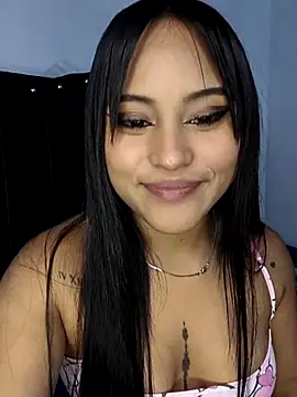 Snapshot of bella_warzon chatting on 10-16-25, 12:11 bella warzon online show from 10-16-25, 12:11