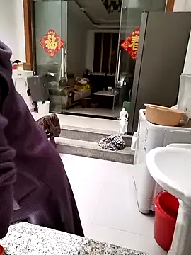 Snapshot of mimi520 chatting on 10-11-25, 12:43 mimi520 online show from 10-11-25, 12:43