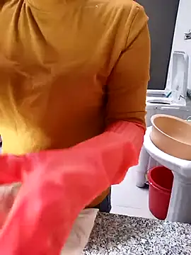 Snapshot of mimi520 chatting on 10-24-25, 01:03 mimi520 online show from 10-24-25, 01:03