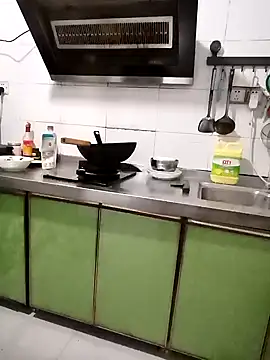 Snapshot of mimi520 chatting on 11-10-25, 11:37 mimi520 online show from 11-10-25, 11:37