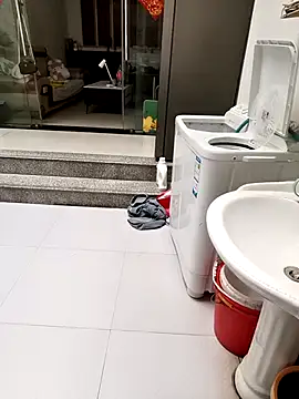 Snapshot of mimi520 chatting on 11-24-25, 12:10 mimi520 online show from 11-24-25, 12:10