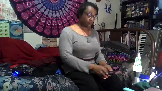 GardeniaFields online show from 11-16-25, 06:52