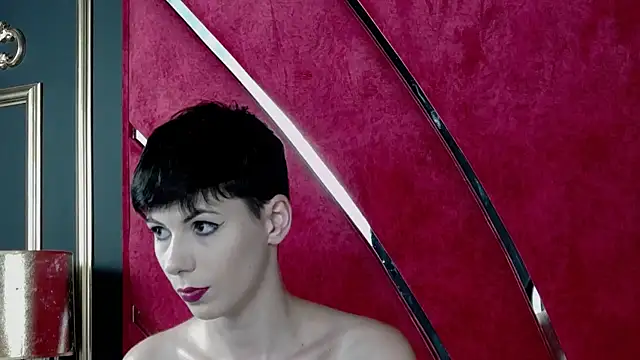 Snapshot of Roxxy_Rouge chatting on 10-06-25, 03:53 Roxxy Rouge online show from 10-06-25, 03:53