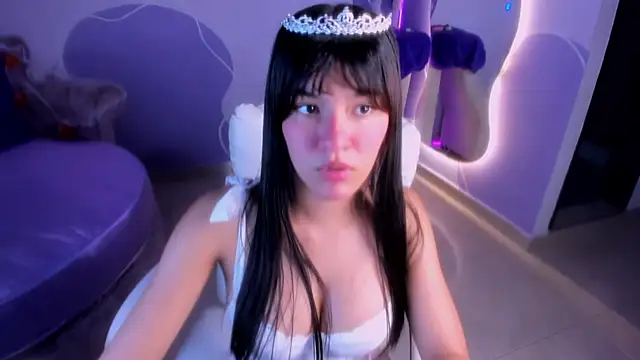 auroracute02 online show from 10-21-25, 01:12