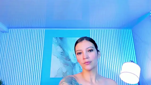 Snapshot of roxy_hell chatting on 10-14-25, 12:06 roxy hell online show from 10-14-25, 12:06