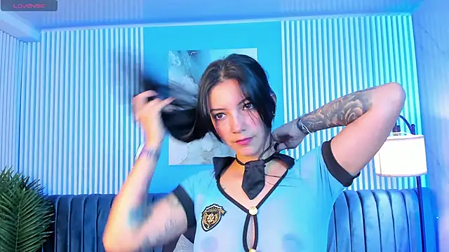 Snapshot of roxy_hell chatting on 11-11-25, 12:05 roxy hell online show from 11-11-25, 12:05