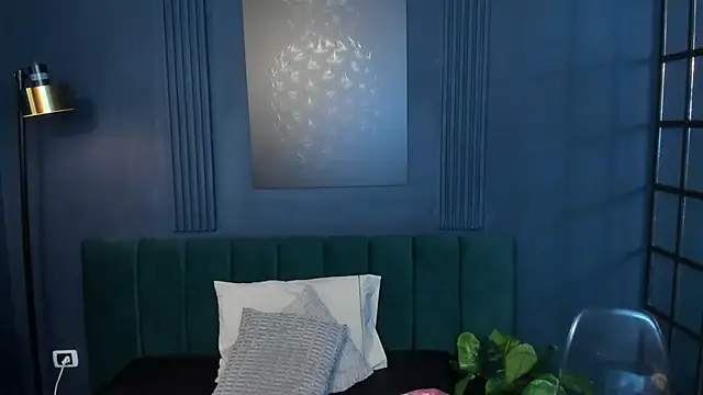 Snapshot of roxy_hell chatting on 01-18-26, 12:20 roxy hell online show from 01-18-26, 12:20