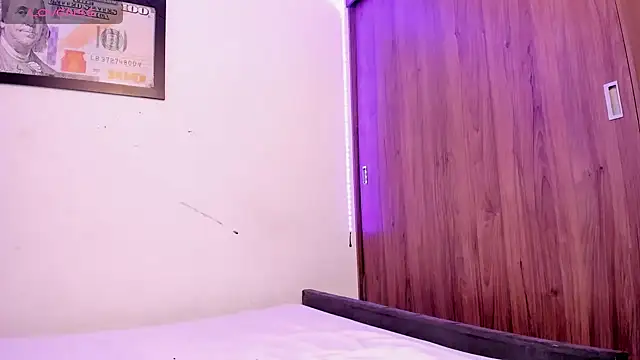 NAOMMII  online show from 12-16-25, 02:44