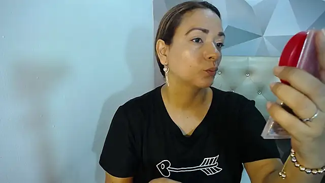 Snapshot of Milf-Prettyboobs chatting on 11-05-25, 11:10 Milf-Prettyboobs online show from 11-05-25, 11:10