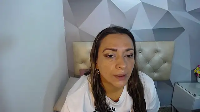 Snapshot of Milf-Prettyboobs chatting on 11-15-25, 10:56 Milf-Prettyboobs online show from 11-15-25, 10:56