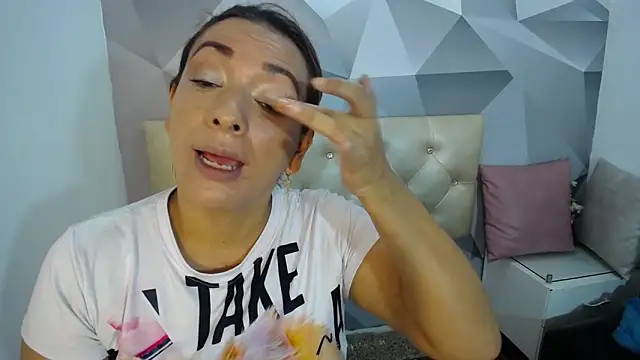 Snapshot of Milf-Prettyboobs chatting on 11-17-25, 10:43 Milf-Prettyboobs online show from 11-17-25, 10:43