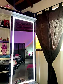 Paulet Johnson online show from 11-23-25, 08:52