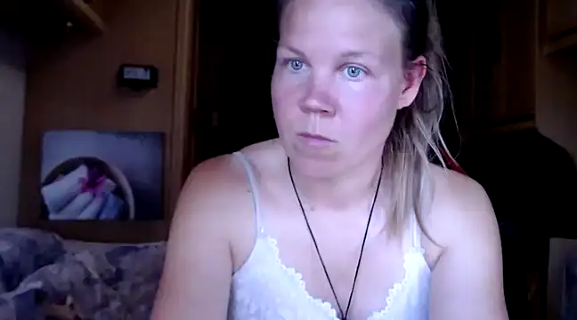 CallMeMaria online show from 12-27-24, 04:32