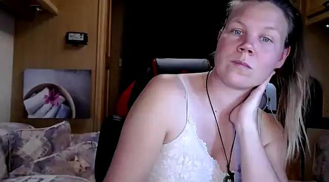 CallMeMaria online show from 12-28-24, 03:48