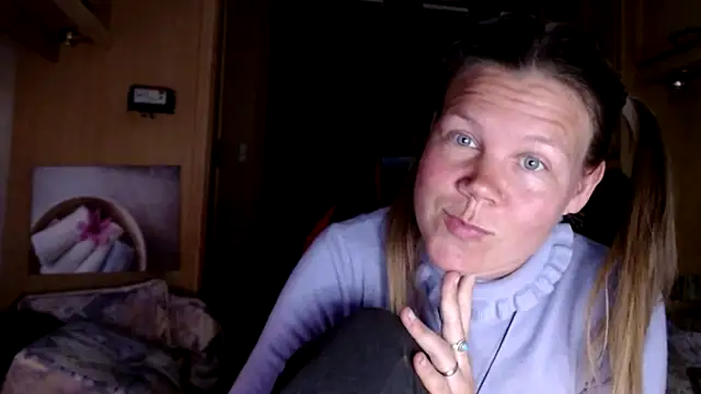 CallMeMaria online show from 01-16-25, 05:23