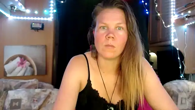 CallMeMaria online show from 01-26-25, 01:04