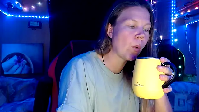 CallMeMaria online show from 01-28-25, 05:35