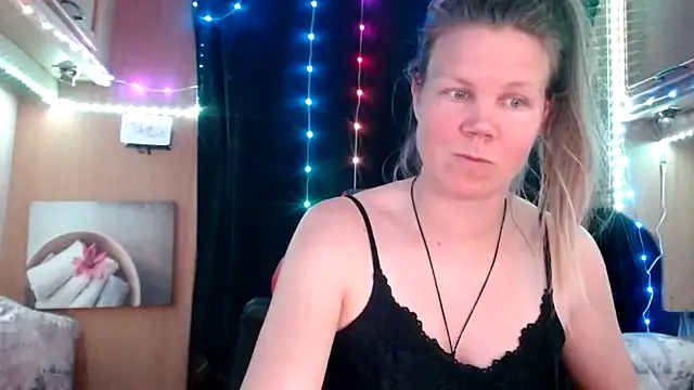 CallMeMaria online show from 03-13-25, 03:39