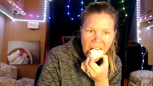 CallMeMaria online show from 03-15-25, 11:51