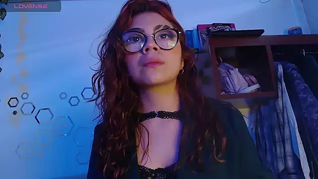 Snapshot of wet_valery chatting on 10-18-25, 08:42 wet valery online show from 10-18-25, 08:42
