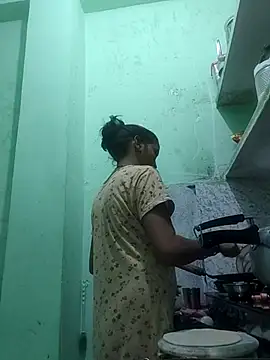 Hotty-Nidhi online show from 10-15-25, 05:24