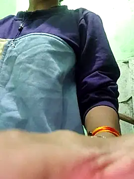 Hotty-Nidhi online show from 10-30-25, 04:19