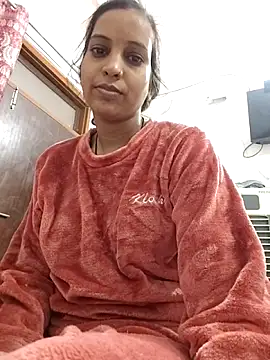 Hotty-Nidhi online show from 11-18-25, 03:01