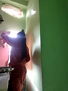 Hotty-Nidhi online show from 12-20-25, 04:08