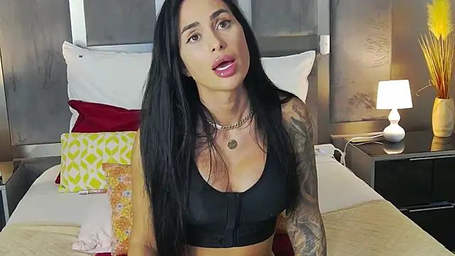 Snapshot of LaraVos chatting on 10-22-25, 07:46 LaraVos online show from 10-22-25, 07:46