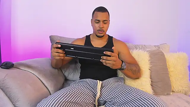 AshtonnSummer online show from 11-14-25, 08:29