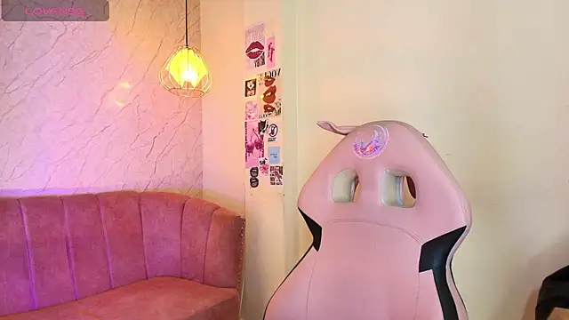 Snapshot of adara_evanss chatting on 11-09-25, 08:29 adara evanss online show from 11-09-25, 08:29