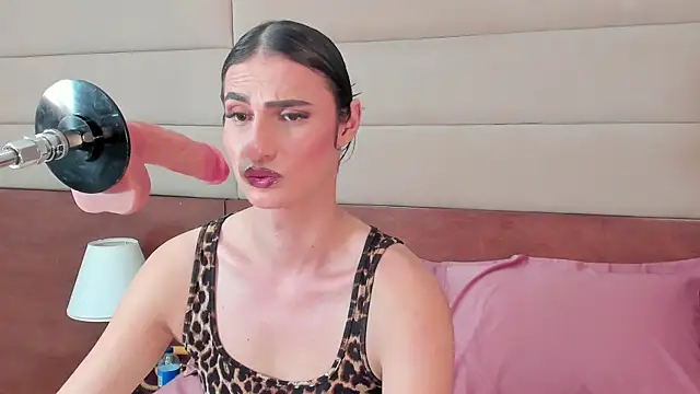 shantall skinny online show from 10-19-25, 03:40