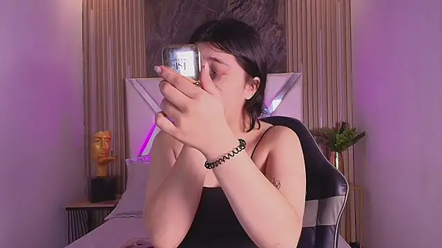 Melody Black  online show from 11-22-25, 06:18