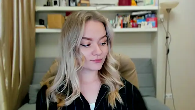 Kara Smith  online show from 11-08-25, 12:44